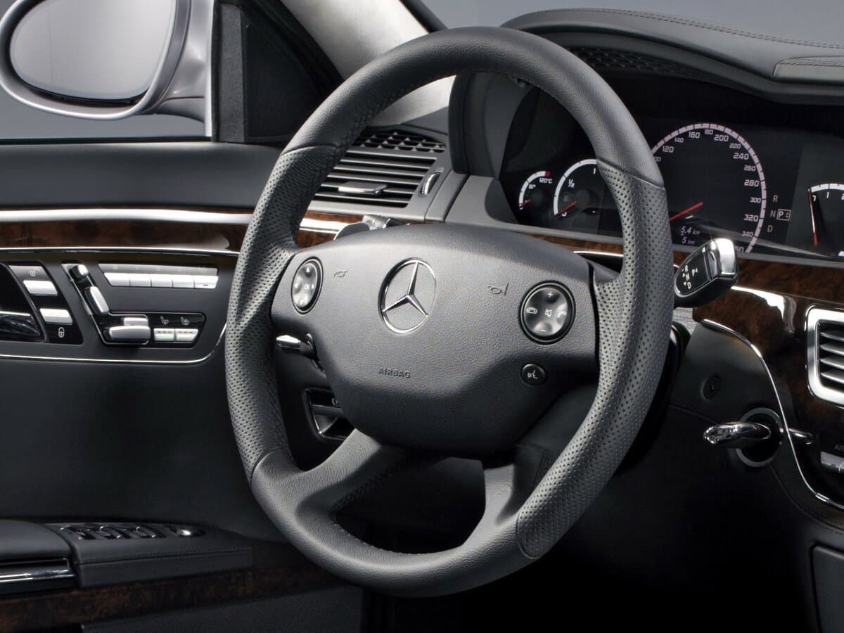 Mercedes-Benz S-Klass AMG II (W221) — Sükan
