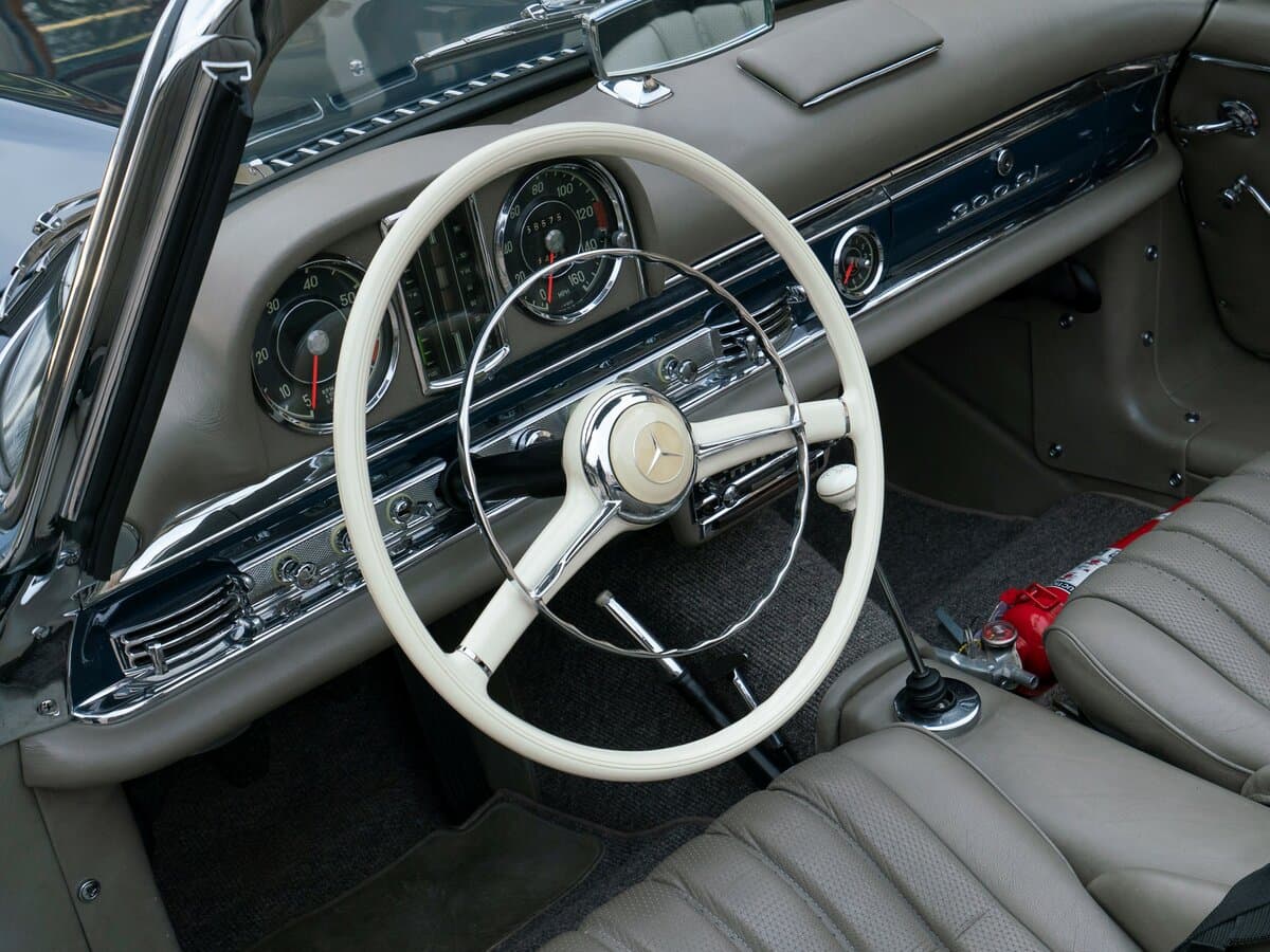 Mercedes-Benz SL-Klass W198 — Sükan