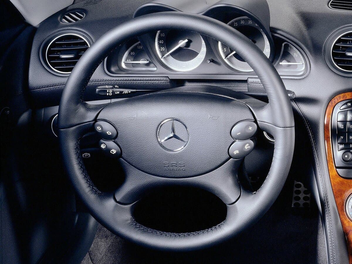Mercedes-Benz SL-Klass V (R230) — Sükan