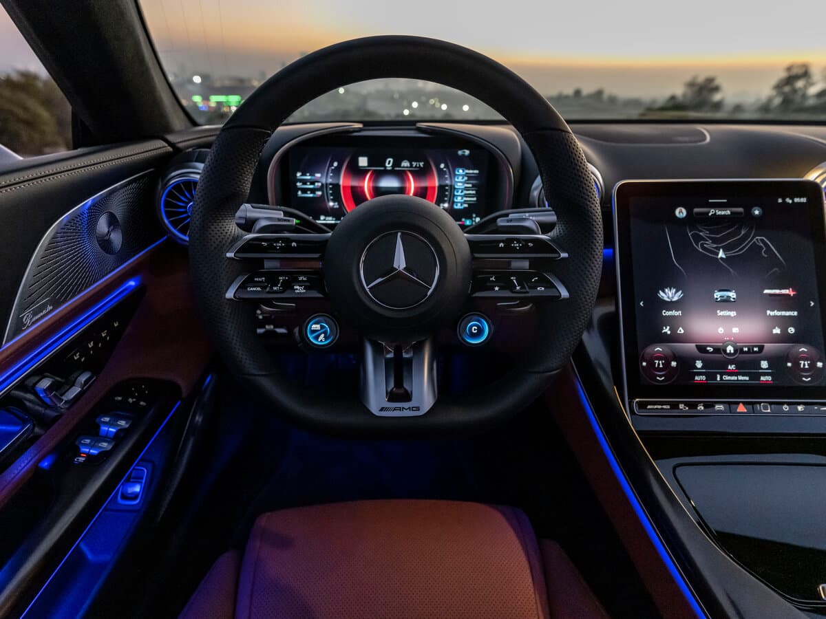 Mercedes-Benz SL-Klass AMG IV (R232) — Sükan