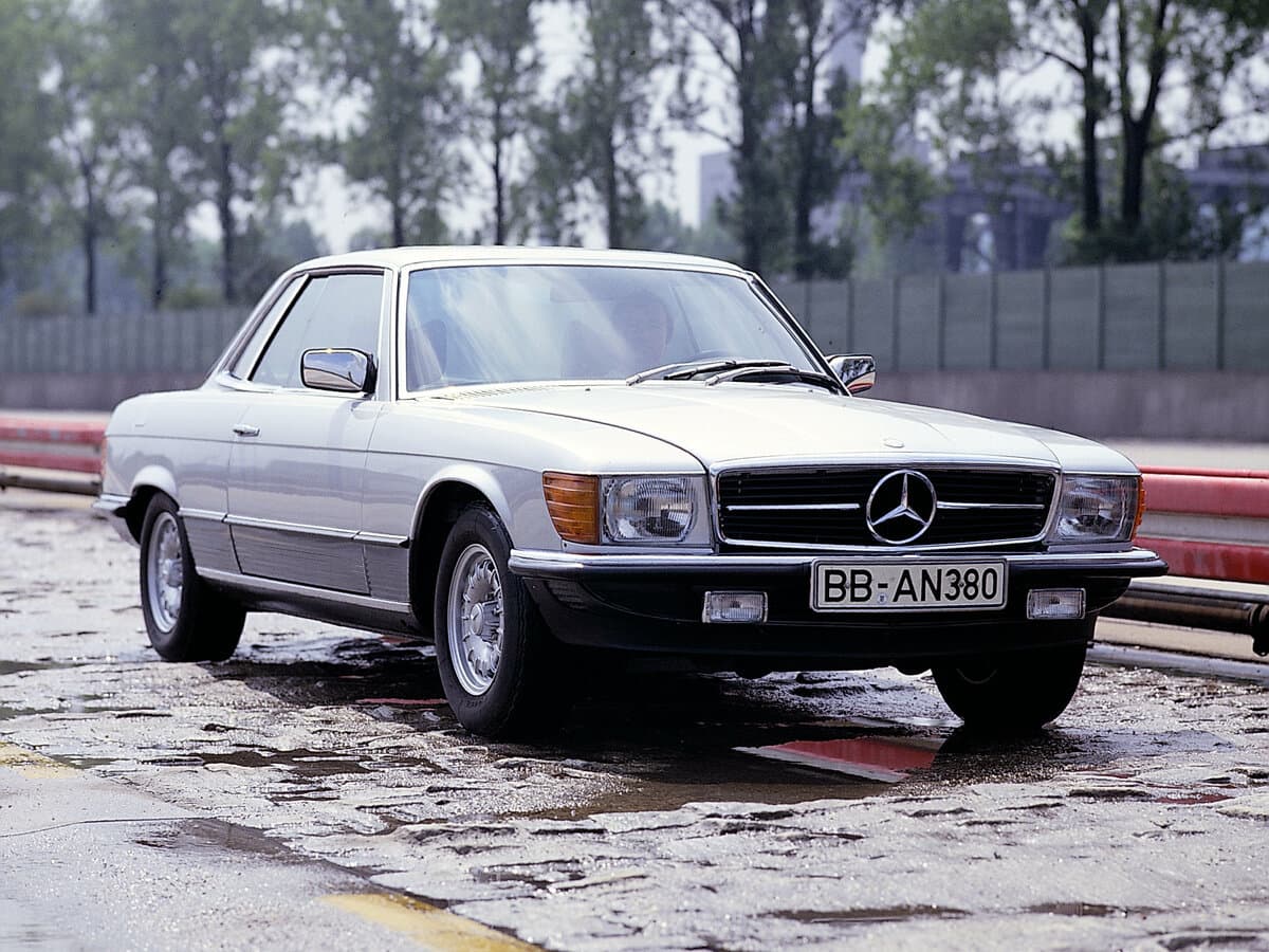 Mercedes-Benz SLC C107 — Əsas şəkil