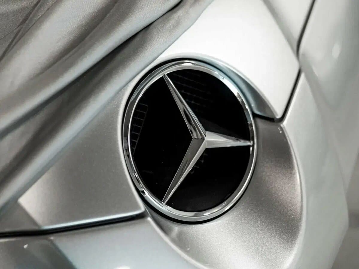 Mercedes-Benz SLR McLaren 2003 – 2009 — Salon, arxadan