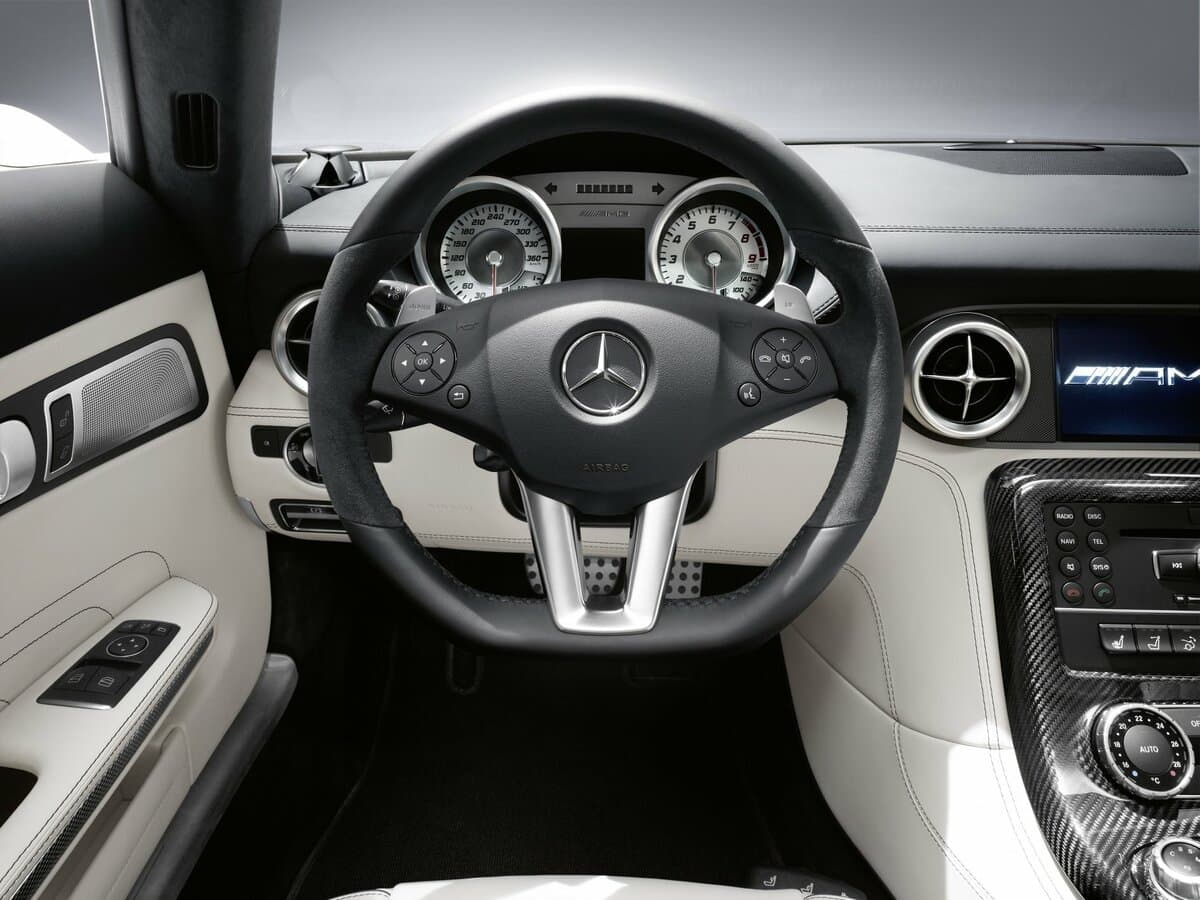 Mercedes-Benz SLS AMG 2010 – 2014 — Sükan