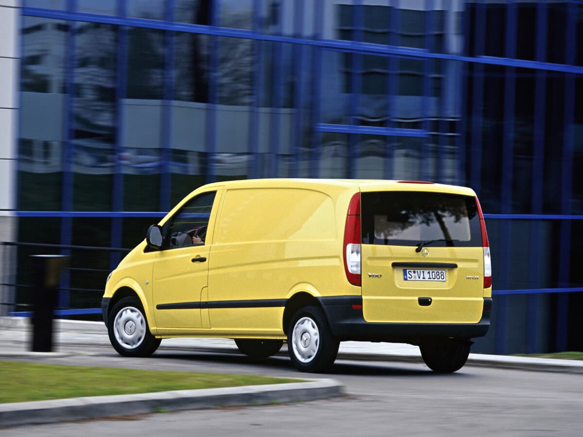 Mercedes-Benz Vito II (W639) — 3/4 arxadan