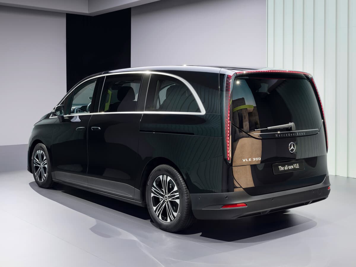 Mercedes-Benz VLE 2026 – indiyədək — 3/4 arxadan
