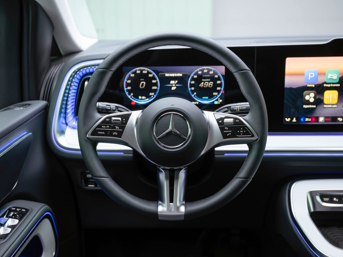Mercedes-Benz VLE 2026 – indiyədək — Sükan