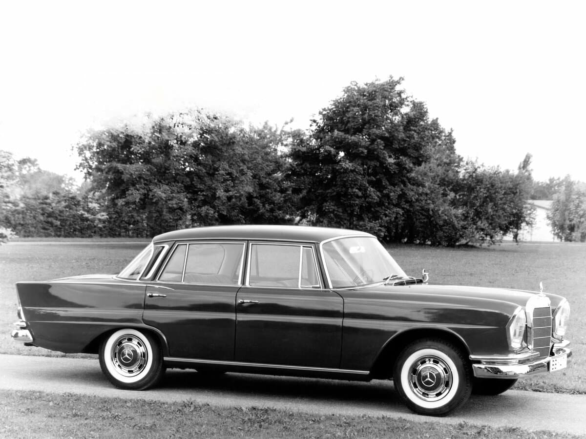 Mercedes-Benz W111 1959 – 1971 — Yandan