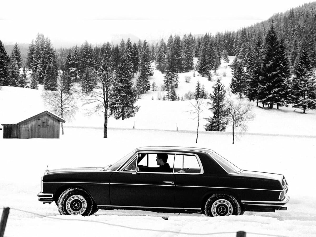 Mercedes-Benz W114 1968 – 1977 — Yandan