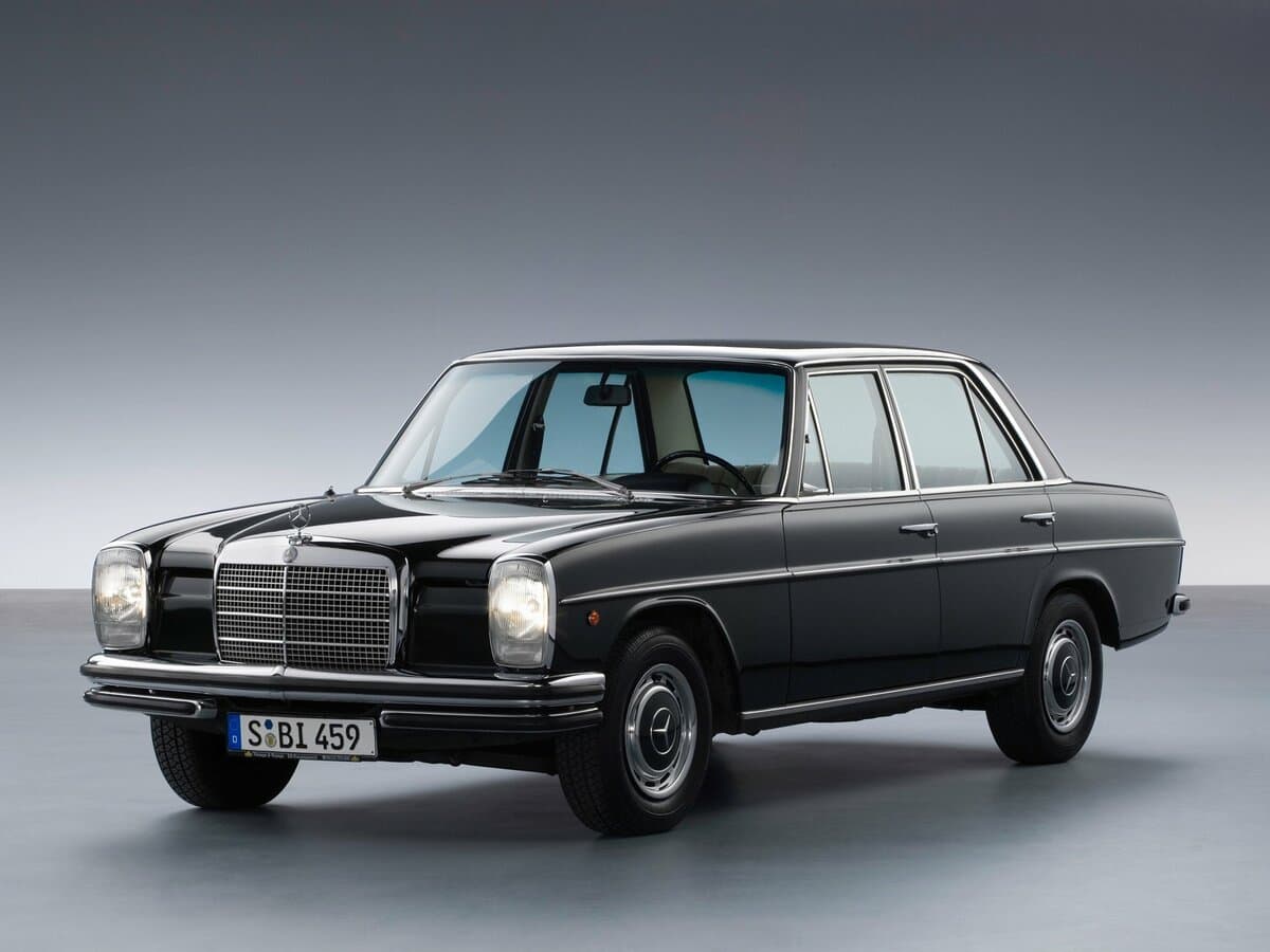 Mercedes-Benz W114 1968 – 1977 — Əsas şəkil