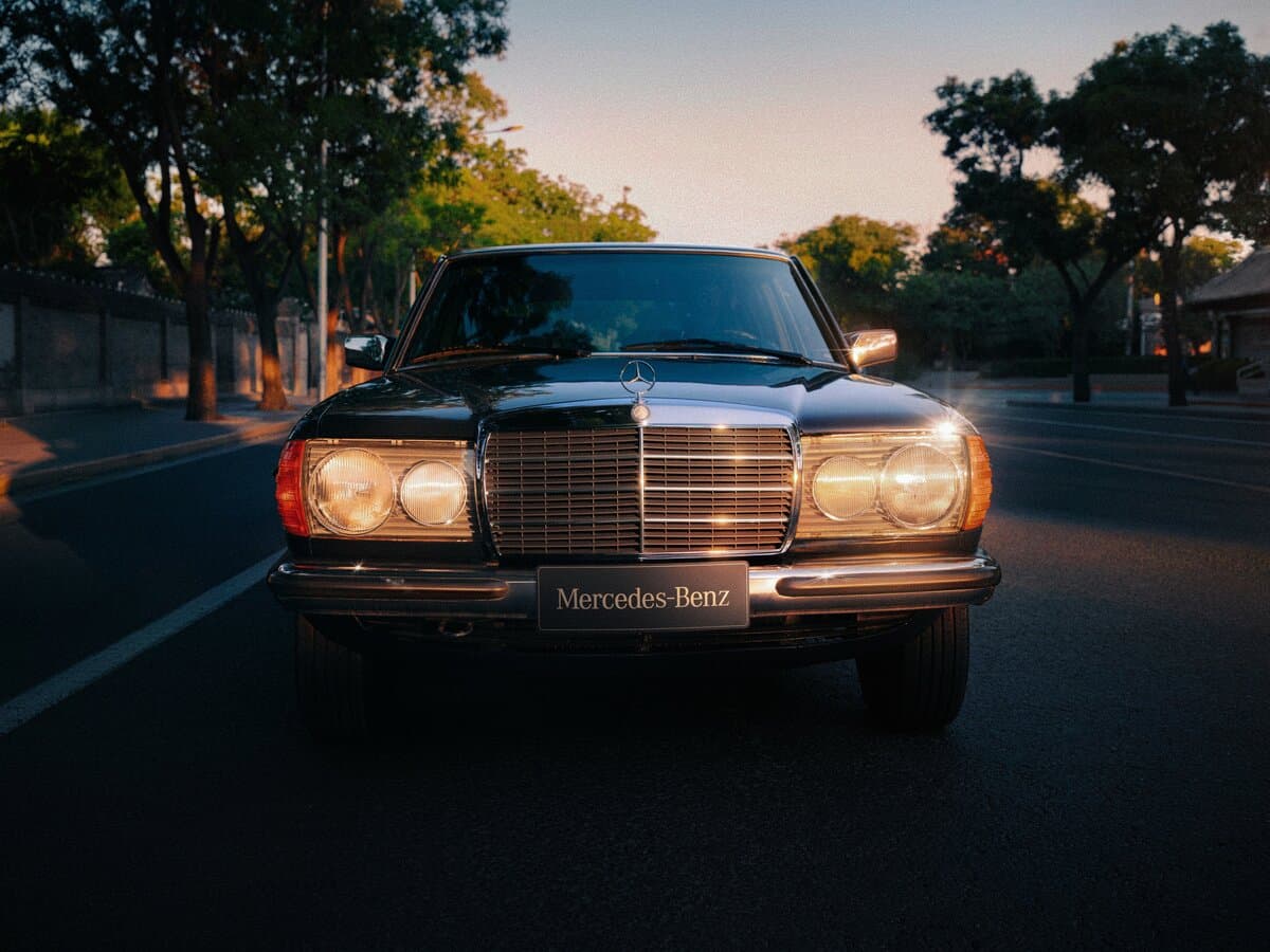 Mercedes-Benz W123 1975 – 1986 — Öndən