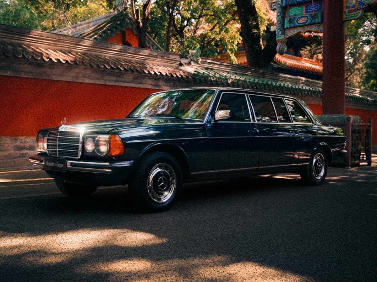 Mercedes-Benz W123 1975 – 1986 — Əsas şəkil