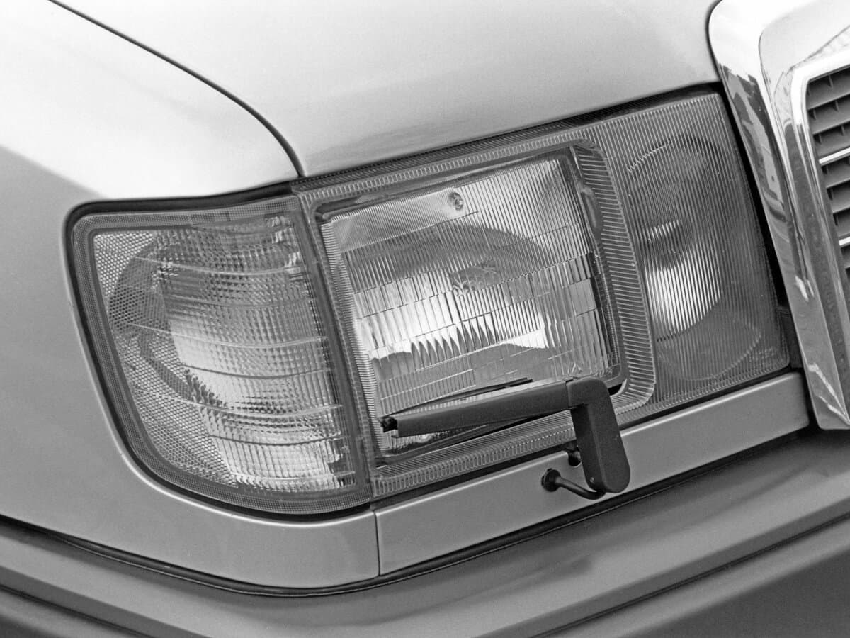 Mercedes-Benz W124 1984 – 1993 — Fara