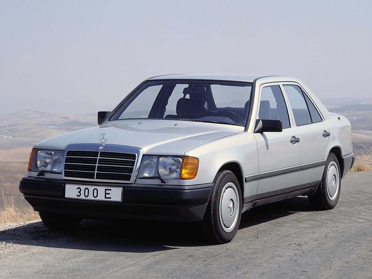 Mercedes-Benz W124 1984 – 1993 — Əsas şəkil