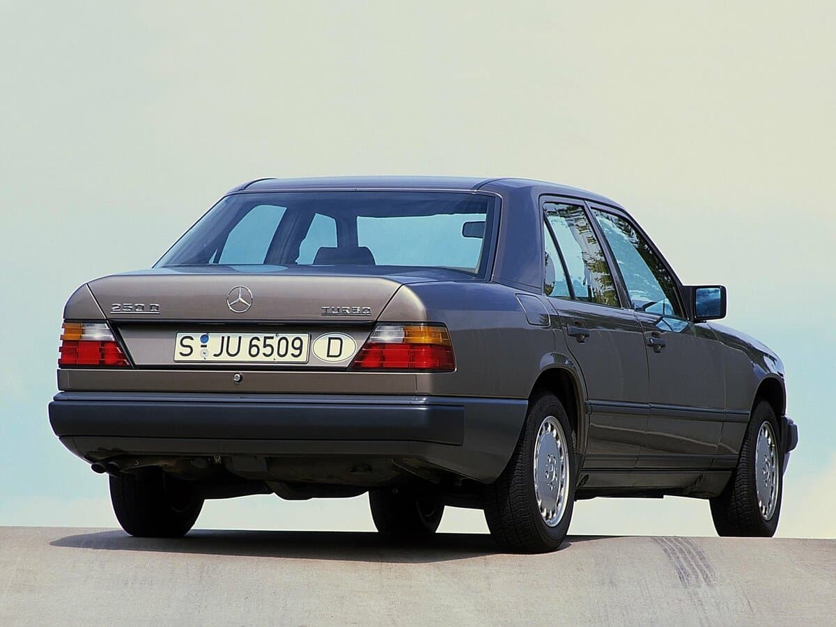 Mercedes-Benz W124 1984 – 1993 — 3/4 arxadan