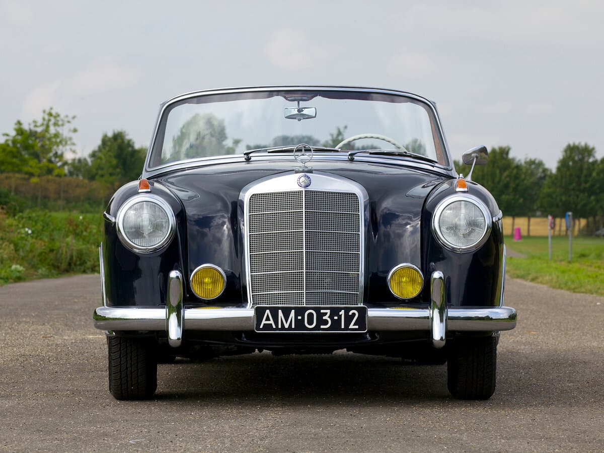 Mercedes-Benz W180 II — Öndən