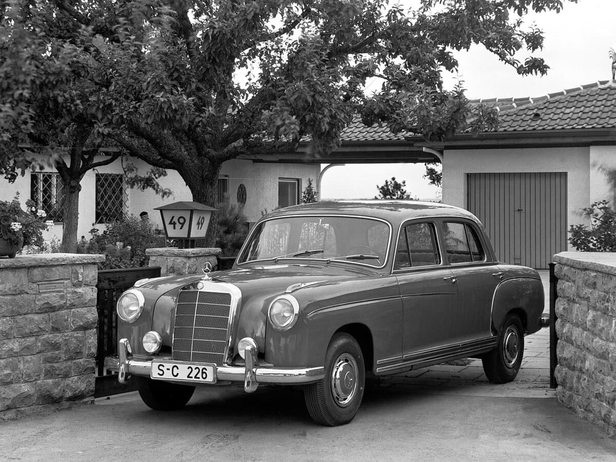Mercedes-Benz W180 II — Öndən