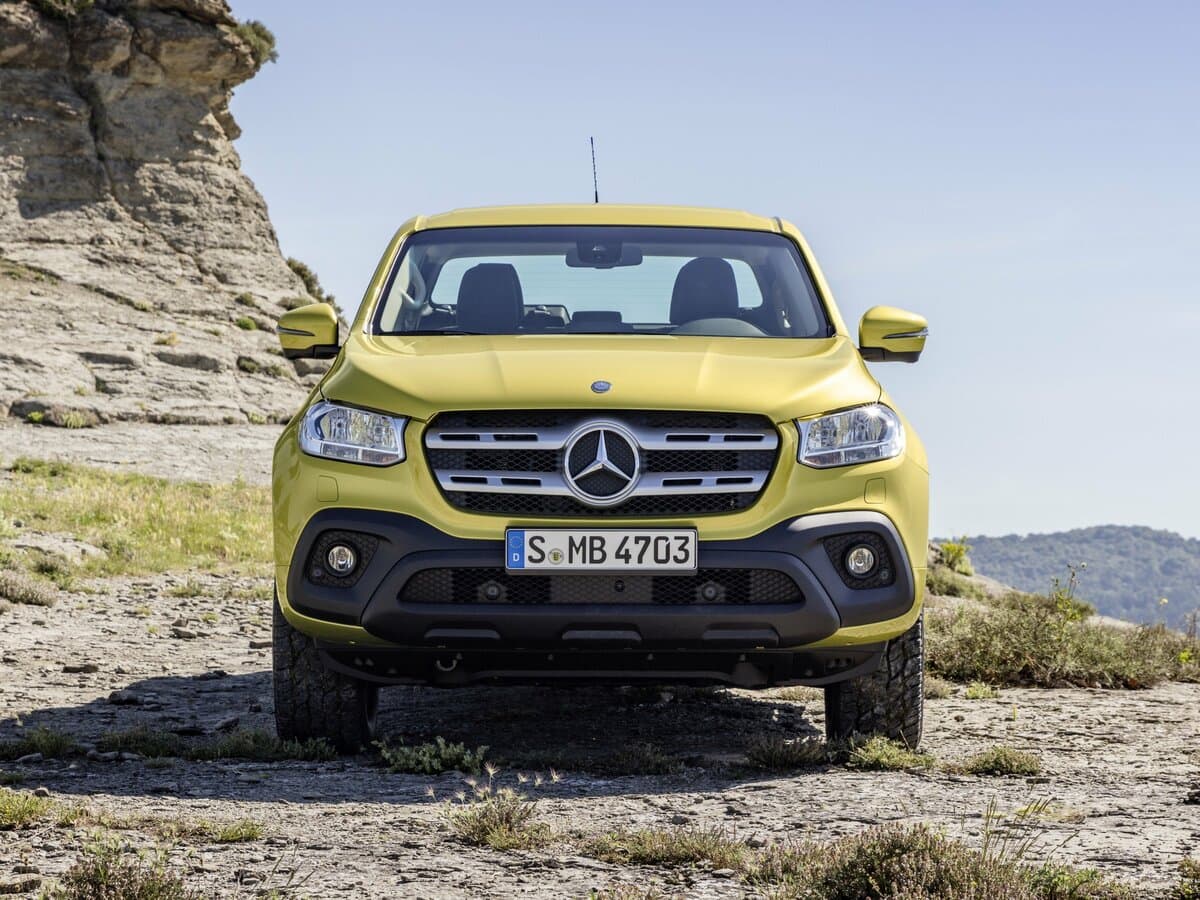 Mercedes-Benz X-Klass I — Öndən