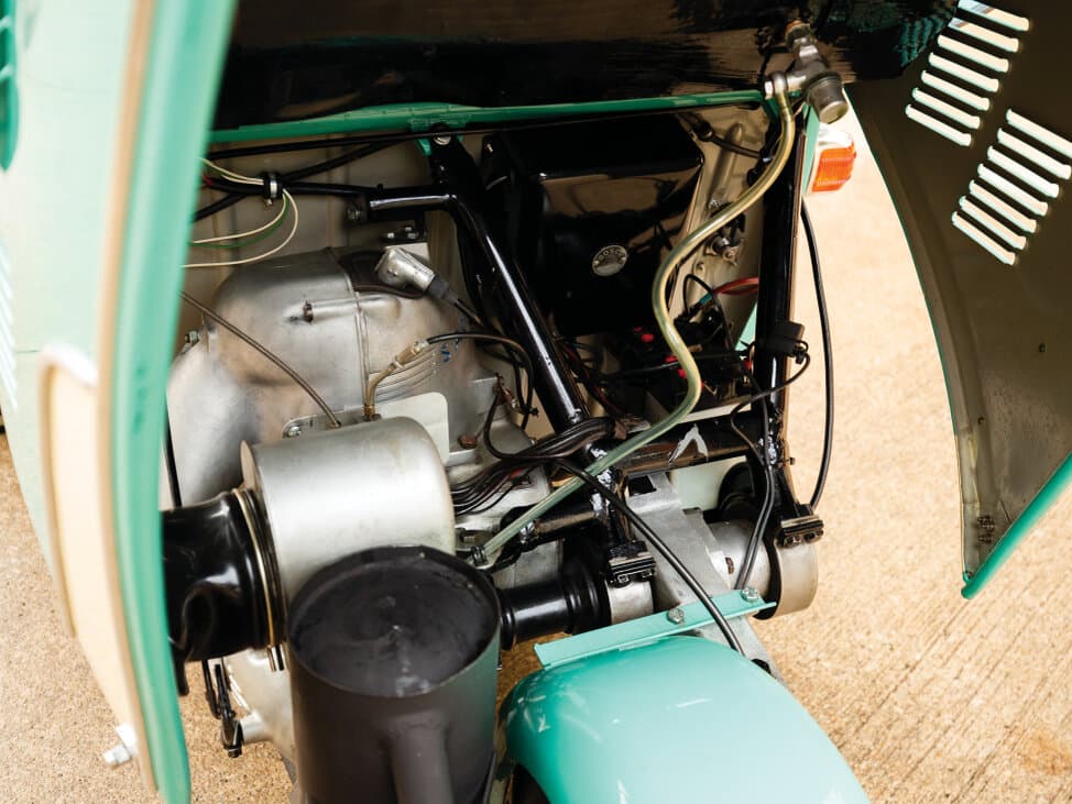Messerschmitt KR200 1952 – 1964 — Salon, arxadan
