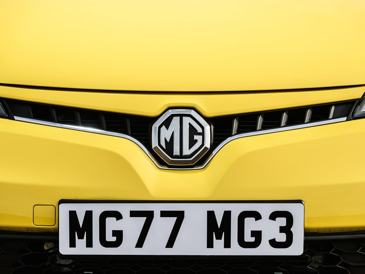 MG 3 II Restayling — Salon, arxadan
