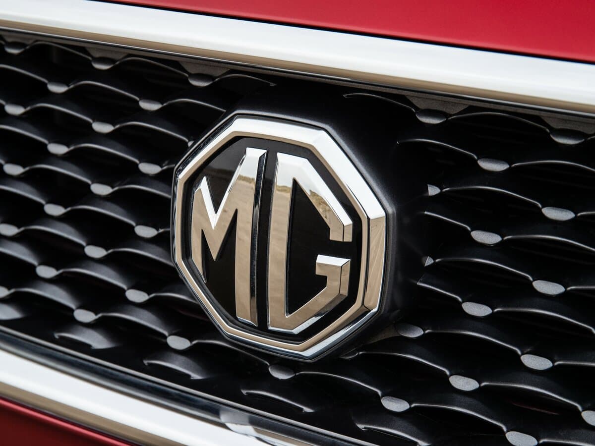 MG 3 II Restayling 2 — Salon, arxadan