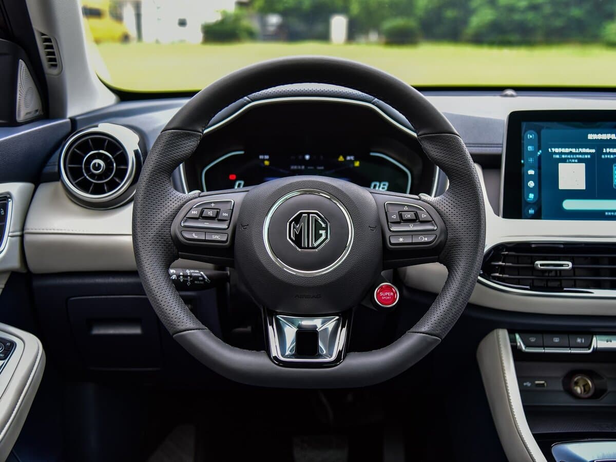 MG Pilot 2020 – 2023 — Sükan