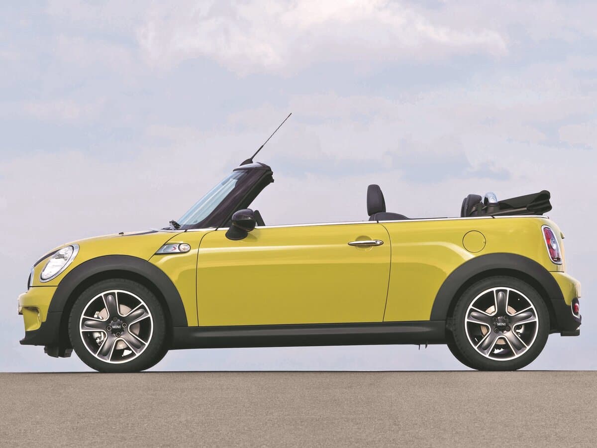 Mini Cabrio II — Yandan