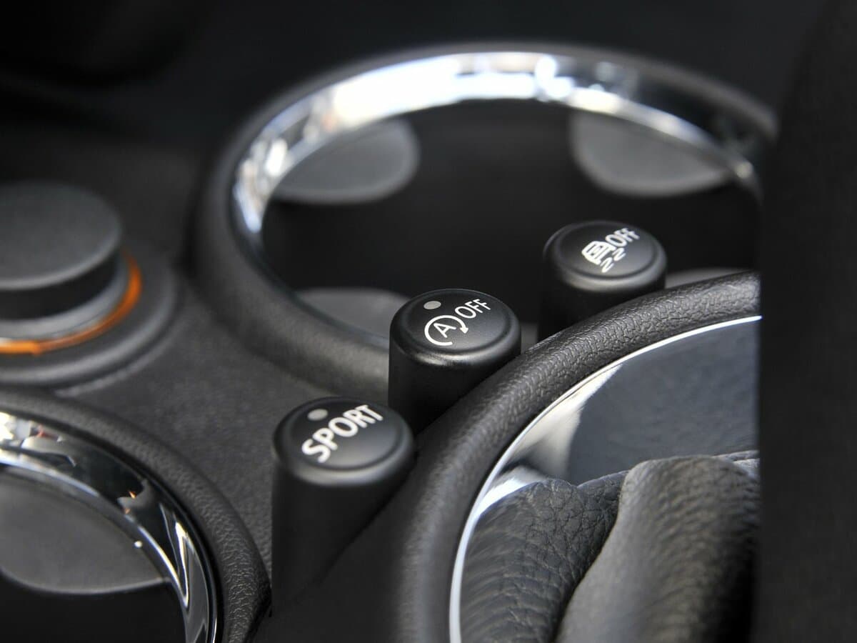 Mini Cabrio II Restayling — Salon, arxadan
