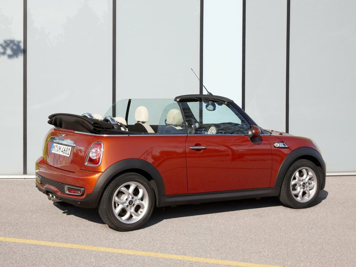 Mini Cabrio II Restayling — 3/4 arxadan