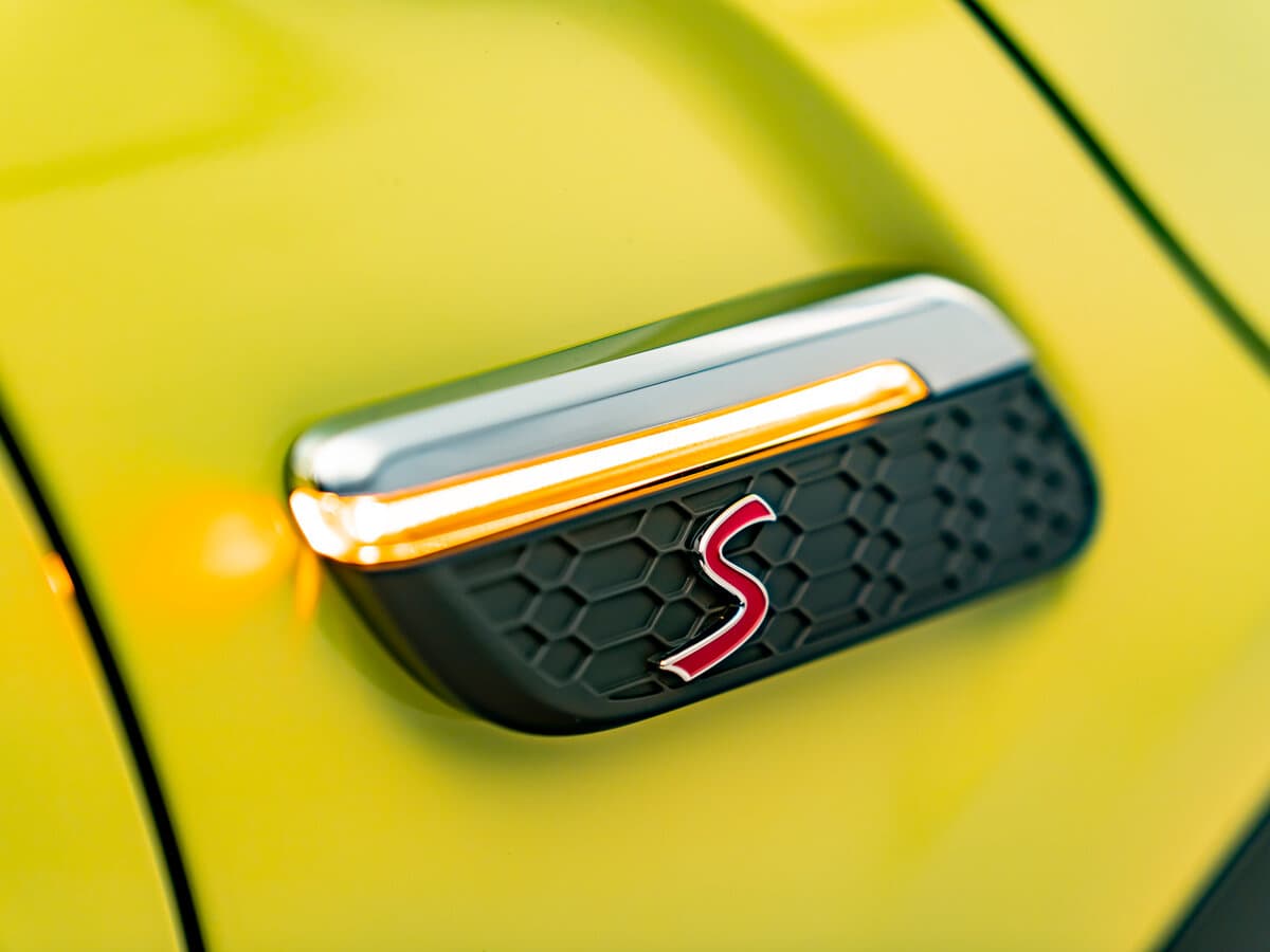 Mini Cabrio III Restayling 2 — Salon, arxadan