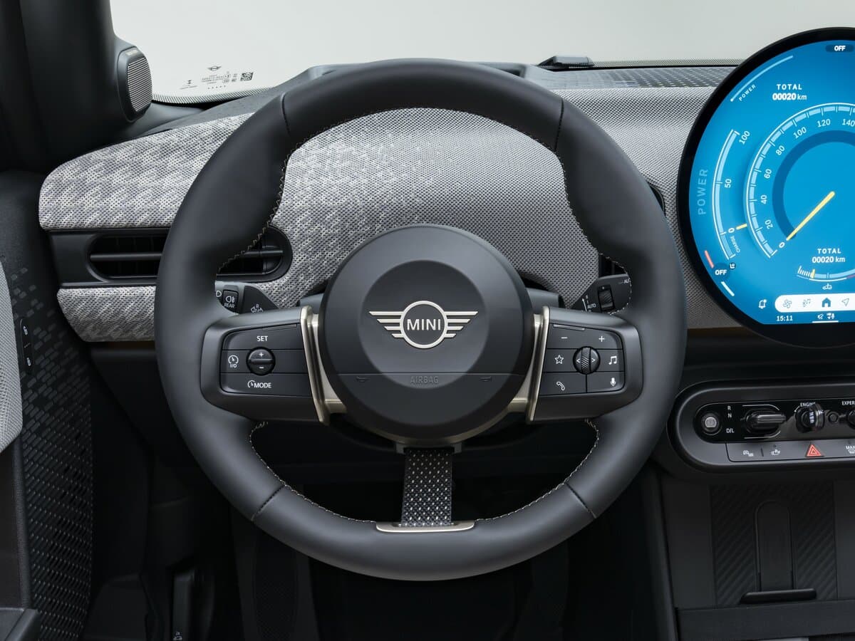 Mini Cabrio IV — Sükan