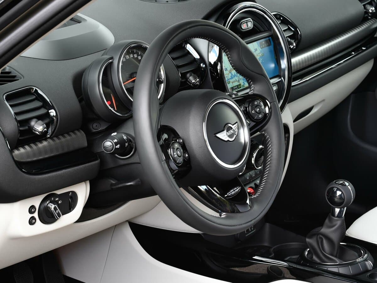 Mini Clubman II — Sükan