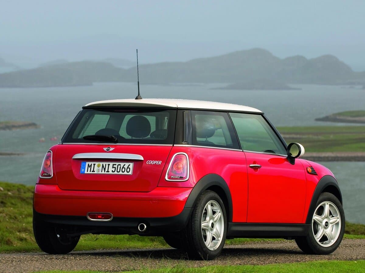 Mini Hatch II (R56) — 3/4 arxadan