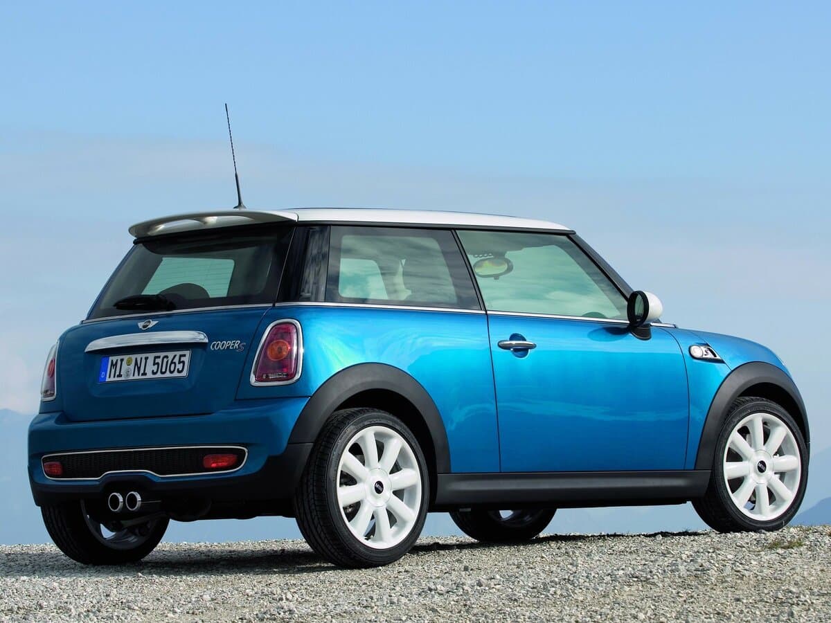Mini Hatch II (R56) — 3/4 arxadan
