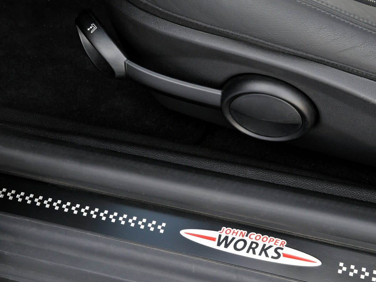 Mini Hatch II (R56) — Salon, arxadan