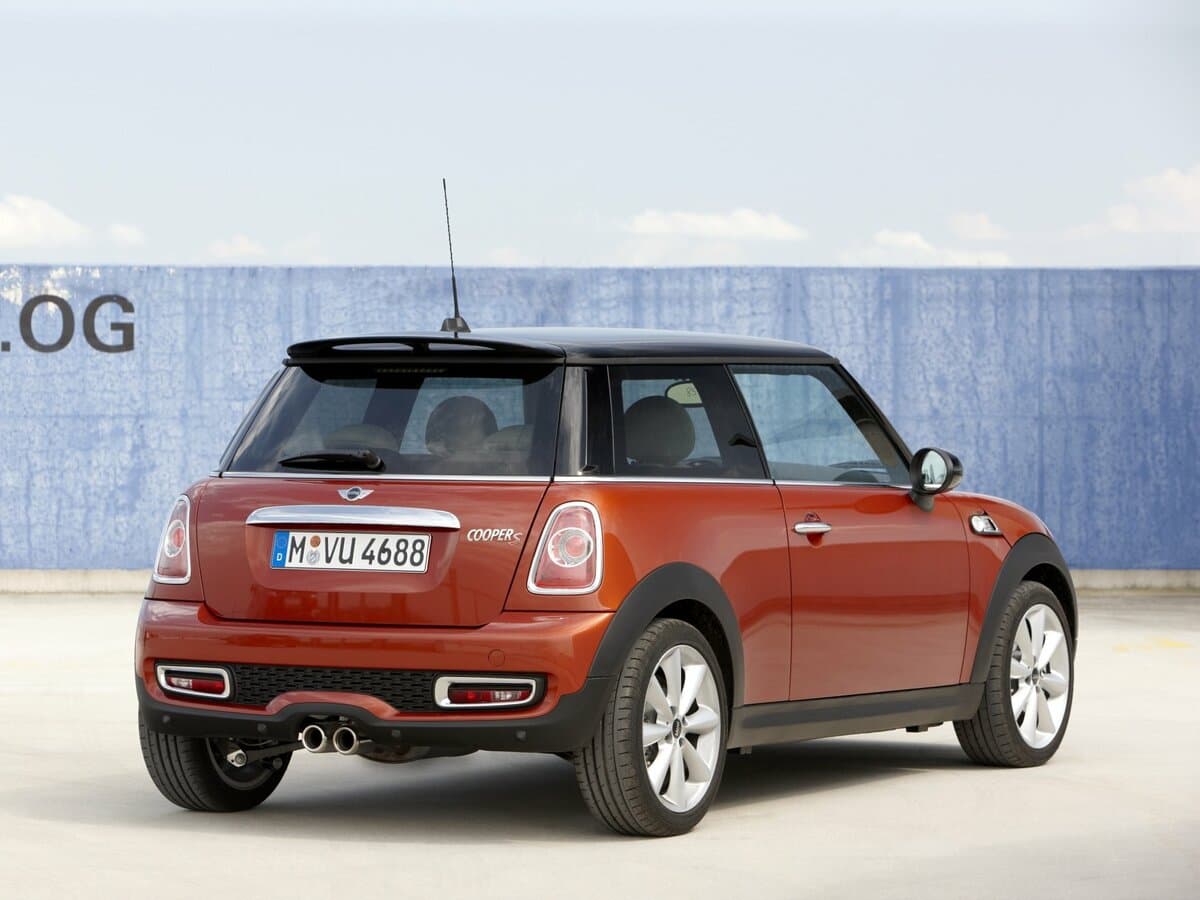 Mini Hatch II (R56) Restayling — 3/4 arxadan