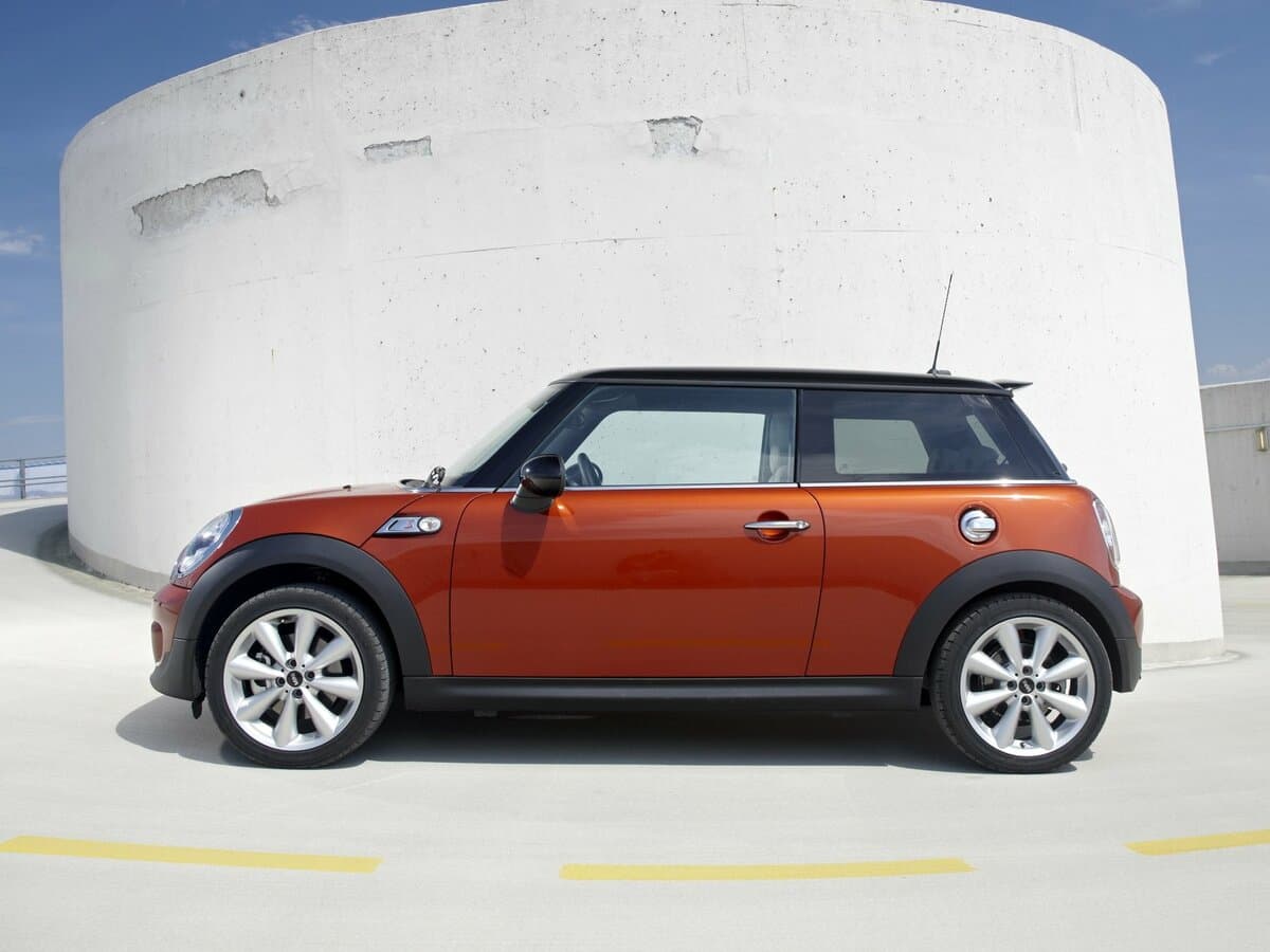 Mini Hatch II (R56) Restayling — Yandan