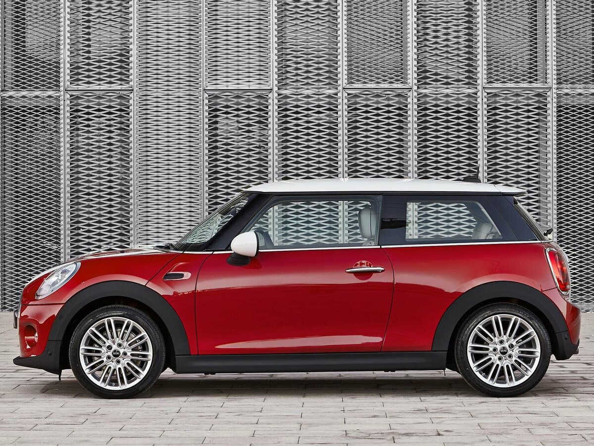 Mini Hatch III (F55/F56) — Yandan