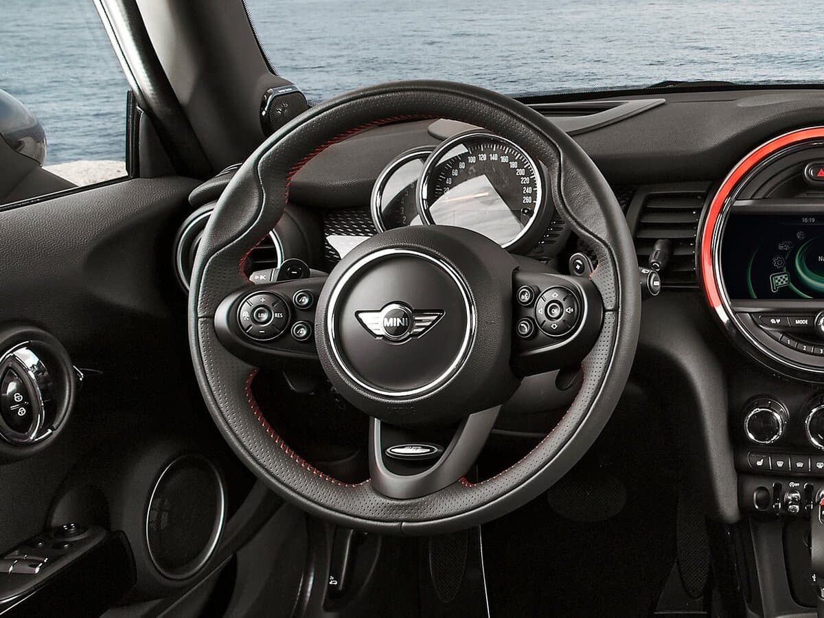 Mini Hatch III (F55/F56) — Sükan