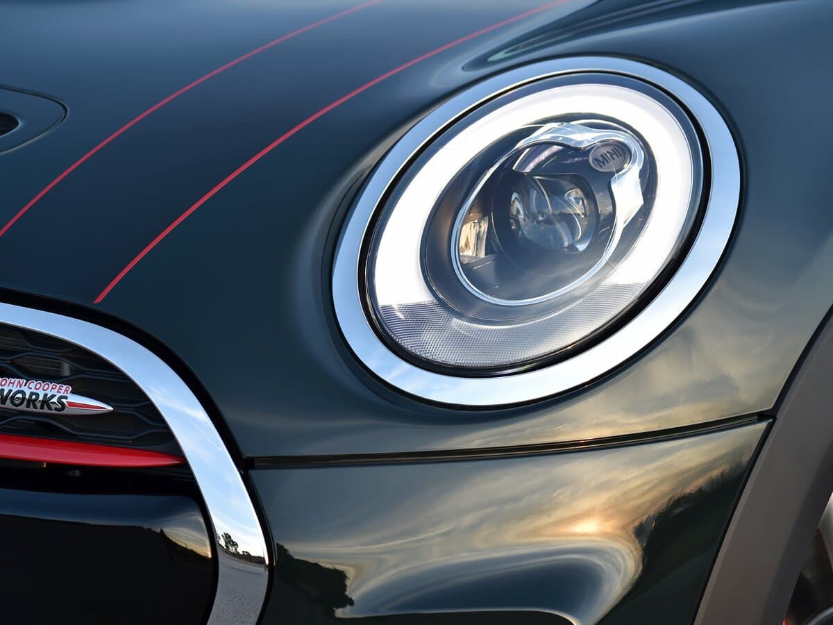 Mini Hatch III (F55/F56) — Fara