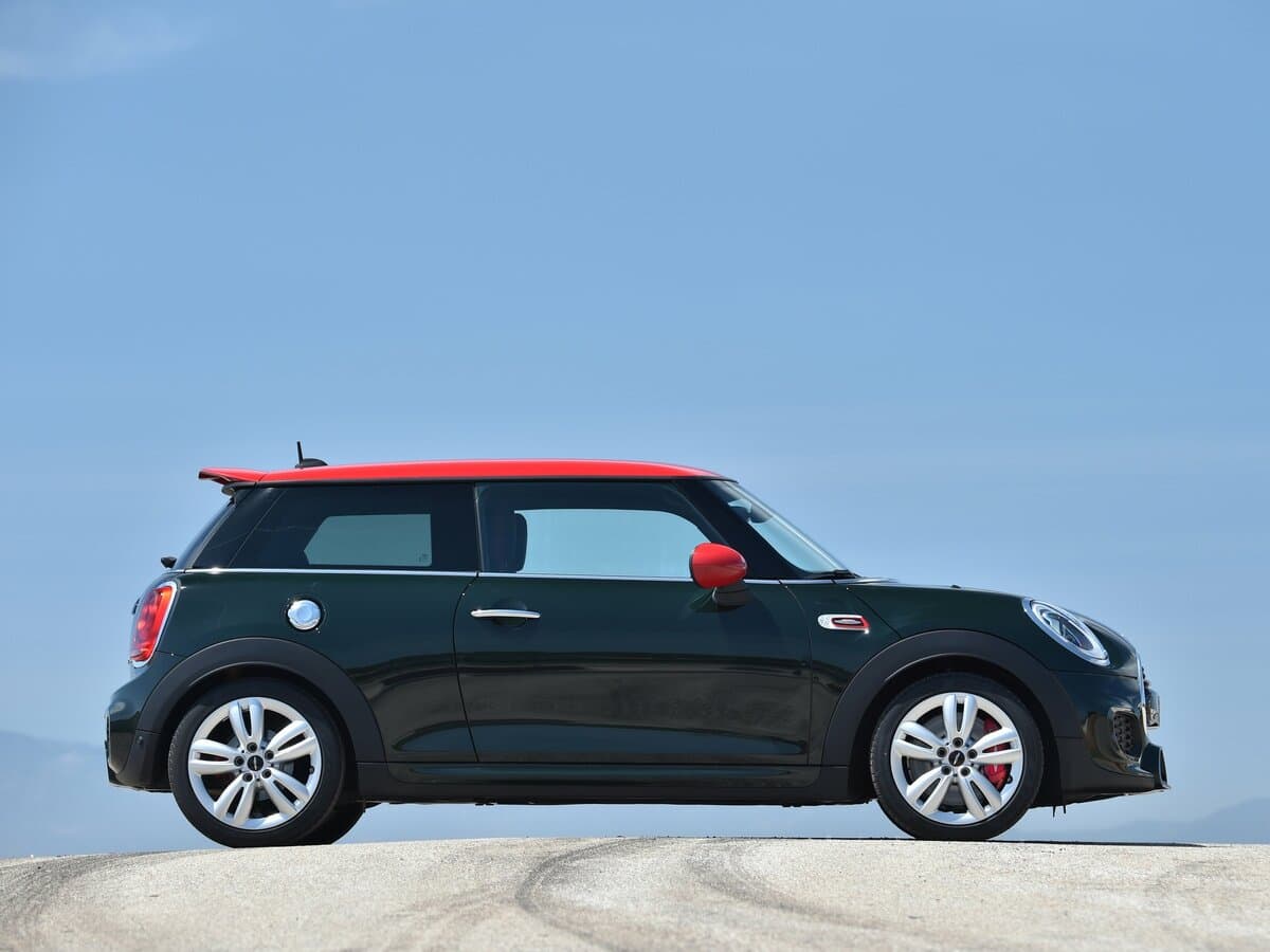 Mini Hatch III (F55/F56) — Yandan