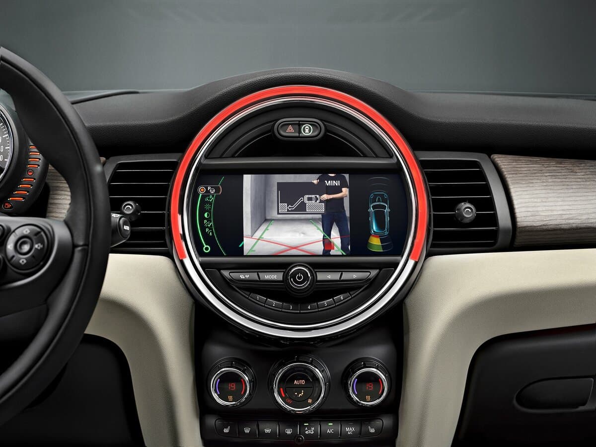Mini Hatch III (F55/F56) — Salon, öndən