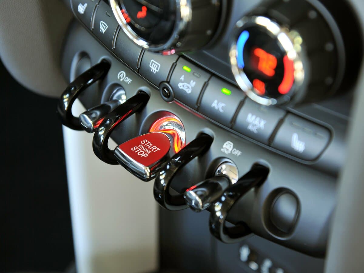 Mini Hatch III (F55/F56) — Salon, arxadan