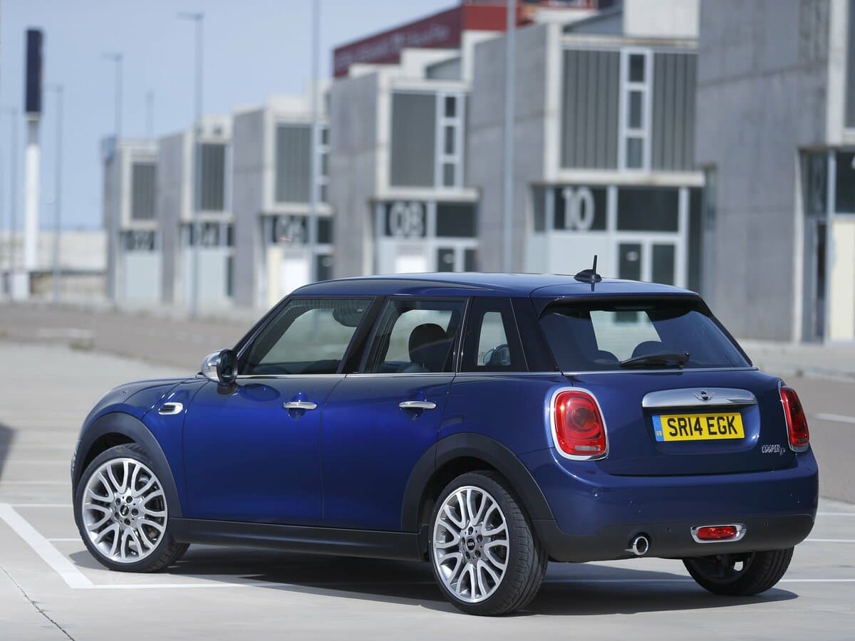 Mini Hatch III (F55/F56) — 3/4 arxadan