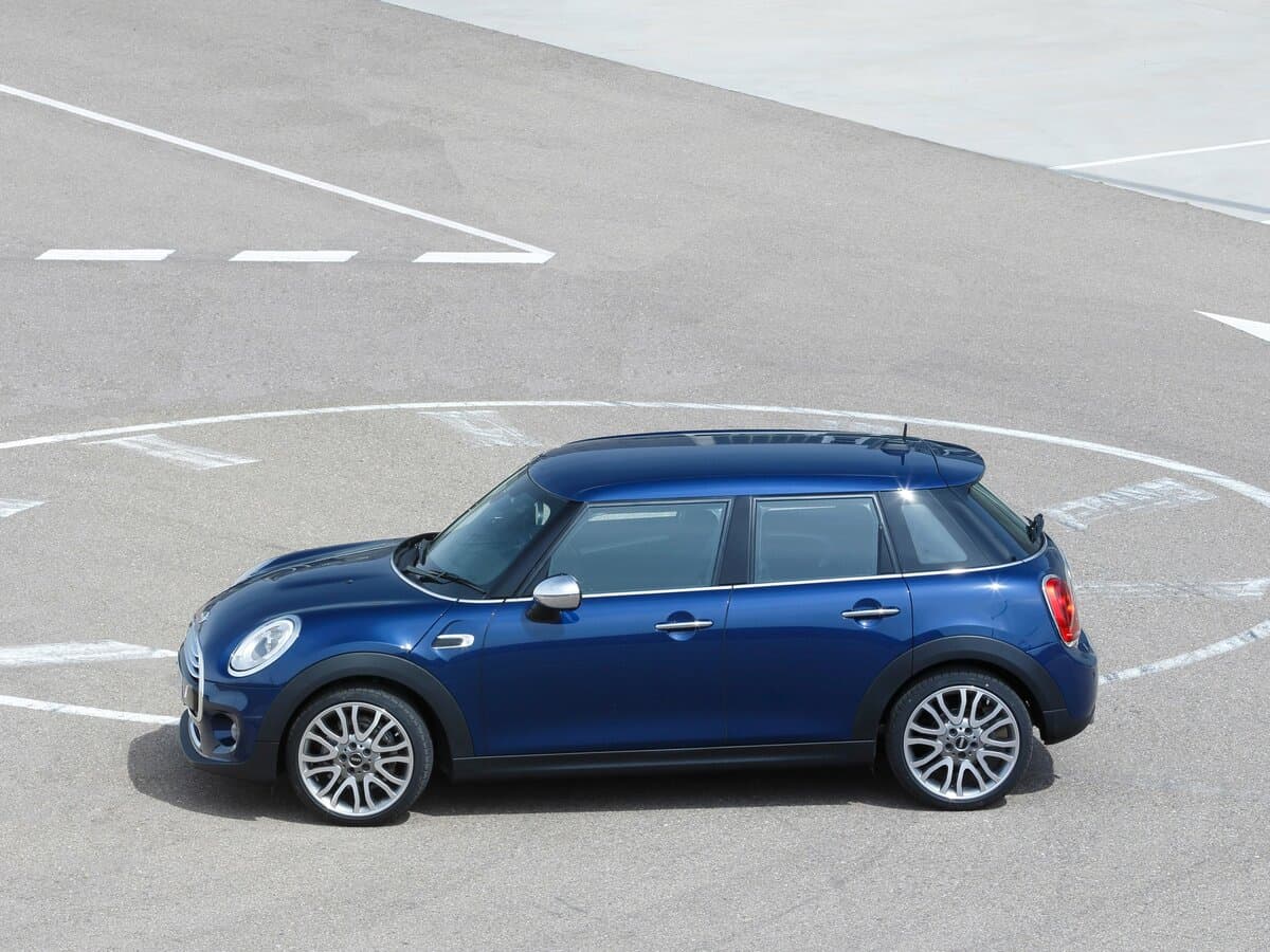 Mini Hatch III (F55/F56) — Yandan