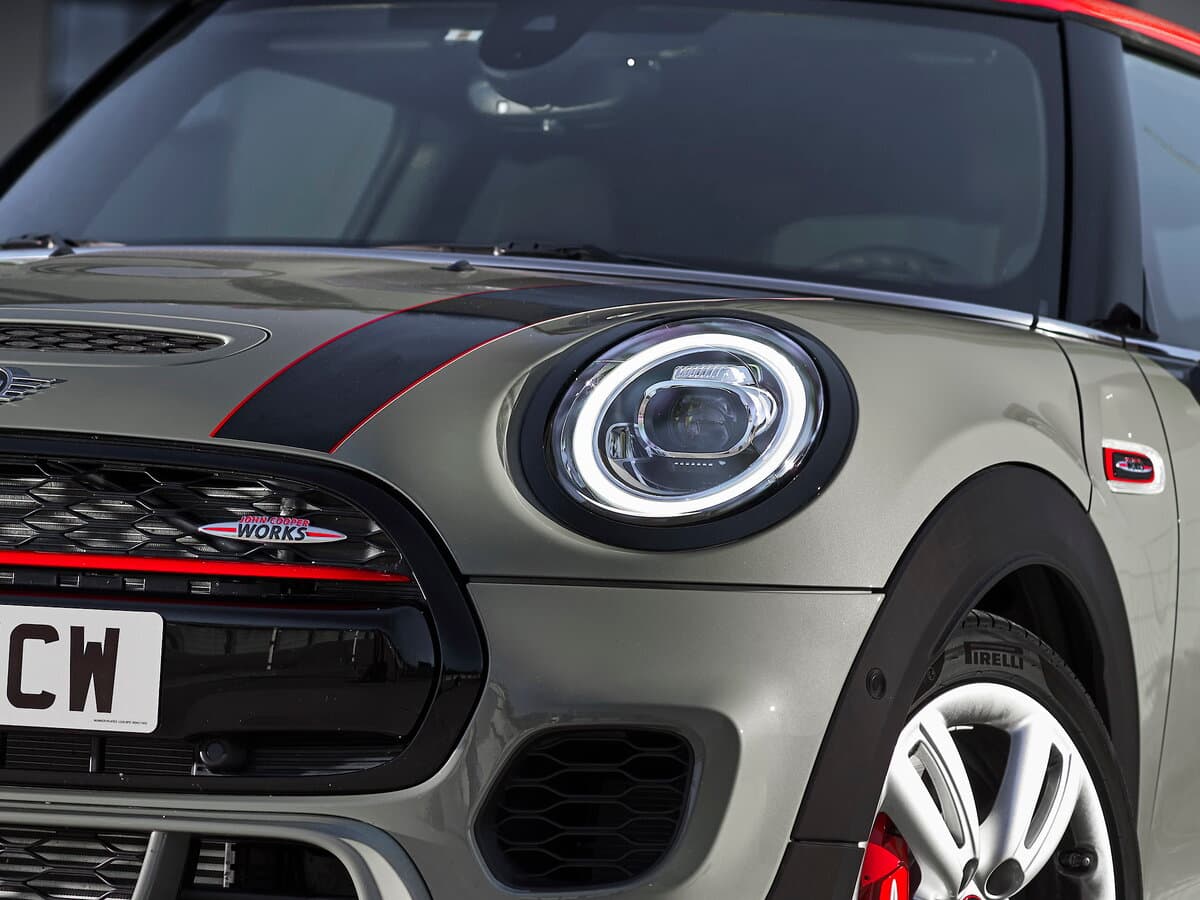 Mini Hatch III (F55/F56) Restayling — Fara