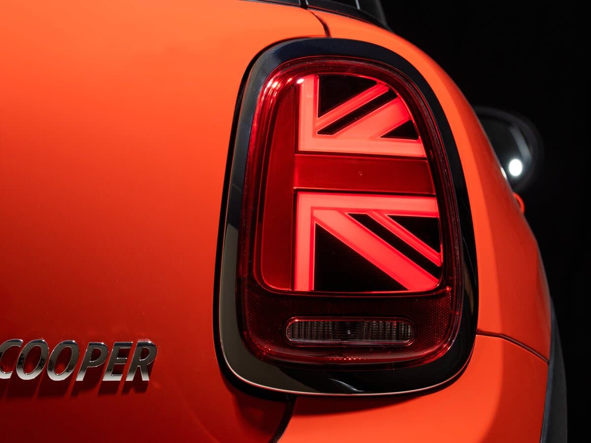 Mini Hatch III (F55/F56) Restayling — Detal