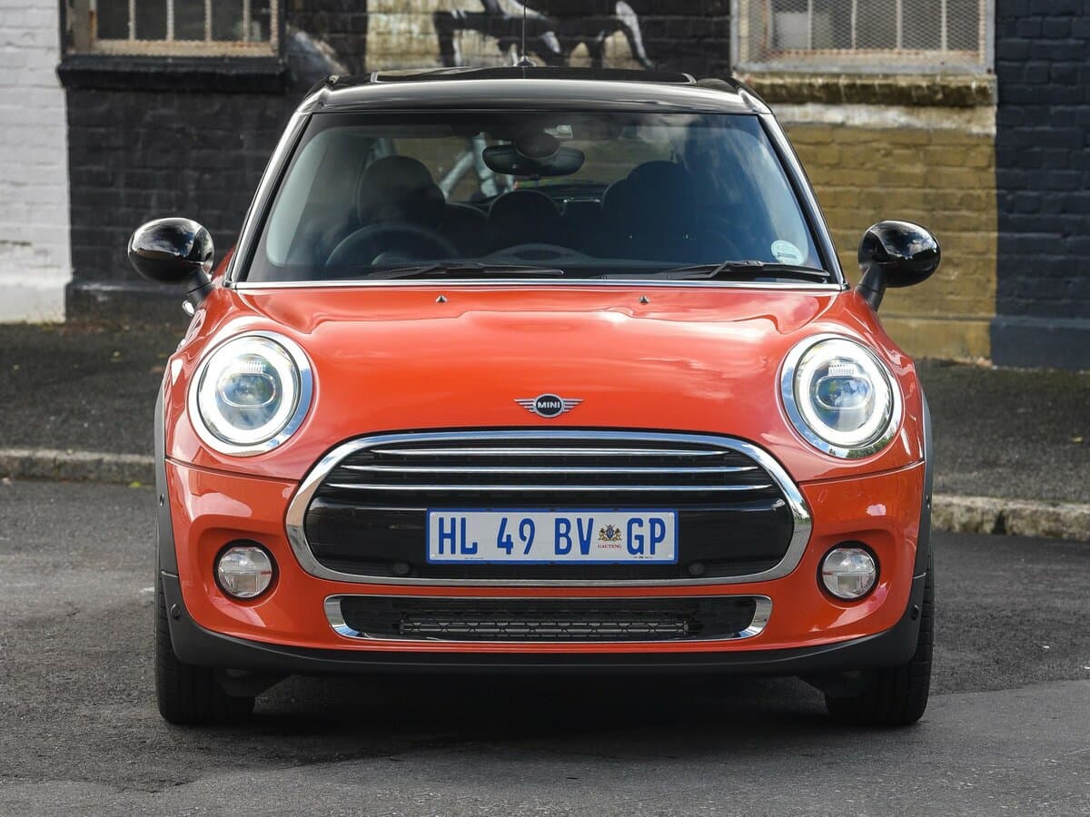 Mini Hatch III (F55/F56) Restayling — Öndən
