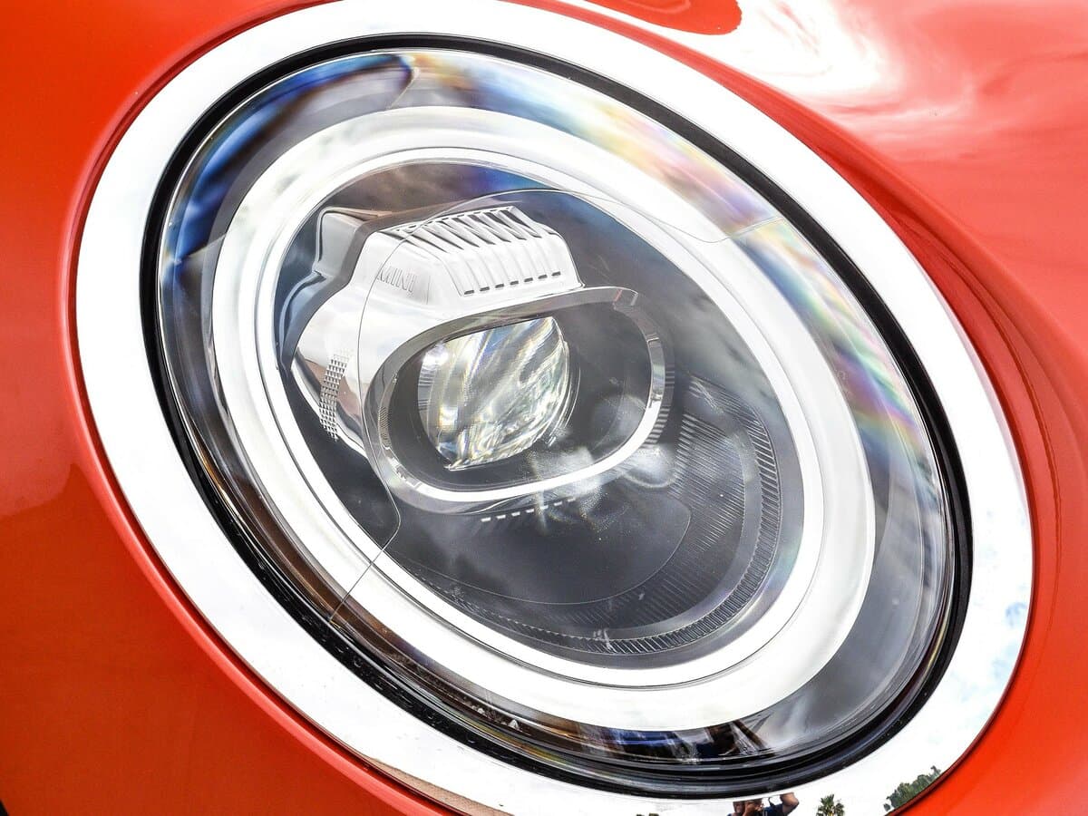 Mini Hatch III (F55/F56) Restayling — Fara