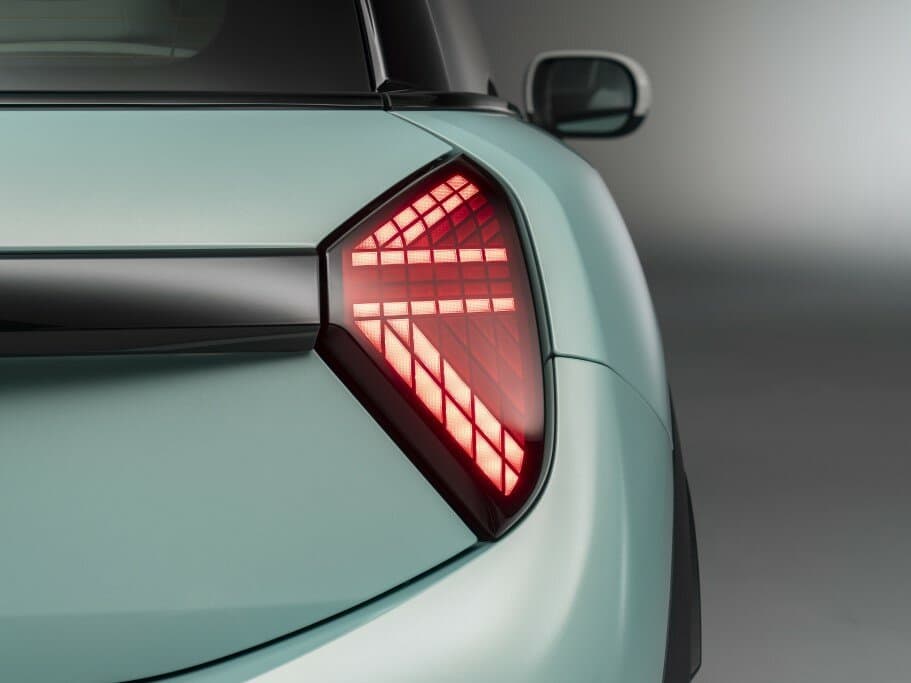 Mini Hatch IV (F65/F66/J01) — Detal