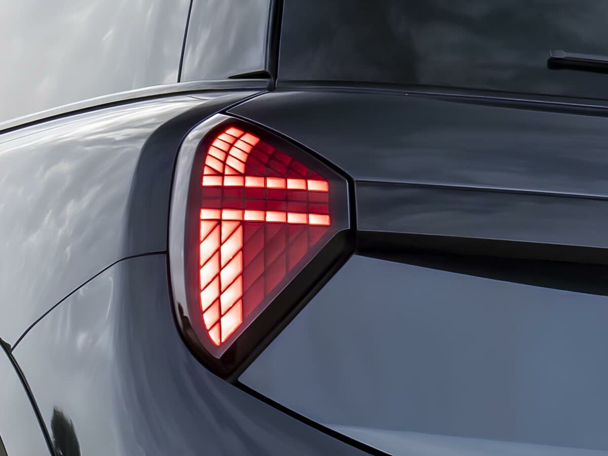 Mini Hatch IV (F65/F66/J01) — Detal